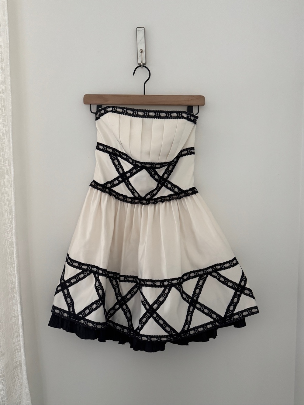 Vintage Jessica McClintock Gunne Sax Ivory Black Lace Cage Fit Flare Mini Dress